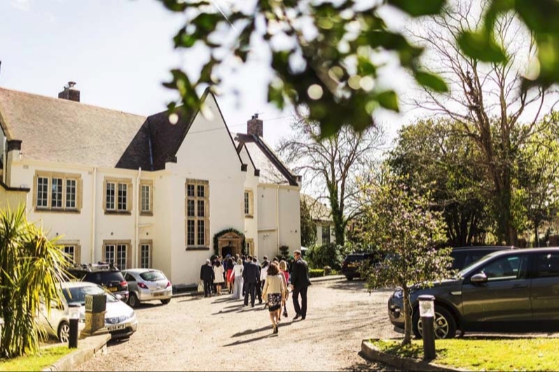 Image 1 from Holm House