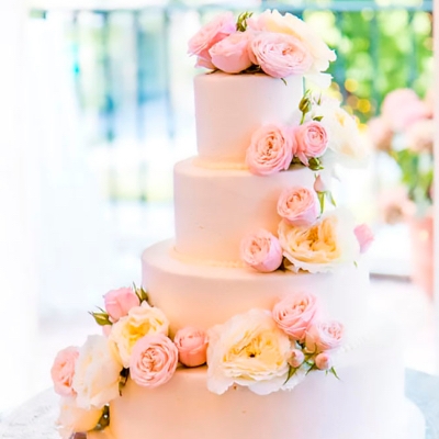 How to choose a vegan wedding cake for a summer wedding