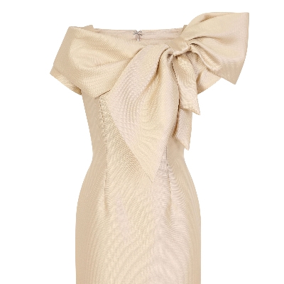 How to choose a mother-of-the-bride/groom outfit for an autumn wedding