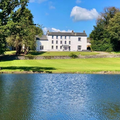 Plas Pantyderi Manor has installed sustainable composite decking