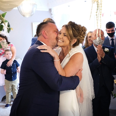Lyndsey and Paul said their vows in a romantic ceremony at Llwyn Country House