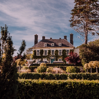 Tie the knot at Gileston Manor Estate