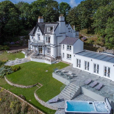 Spectacular Welsh properties get 2022 Holiday Home of the Year status