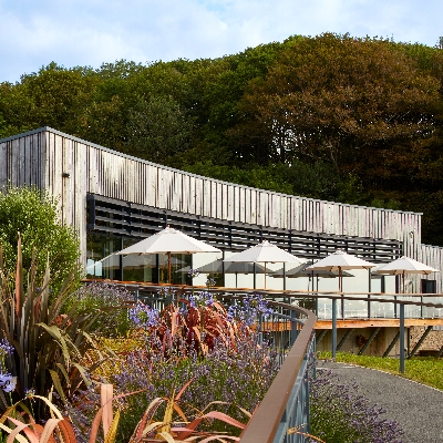 Enjoy oysters and champagne at Pembrokeshire’s newest seafront bar