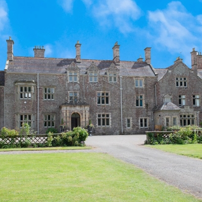 Cefn Tilla Court is a grand wedding venue that dates back to the 17th century