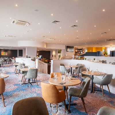 The Holiday Inn Cardiff City Centre has unveiled its £500,000 refurbishment
