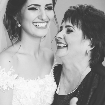 Wedding News: Three cheers for mum!