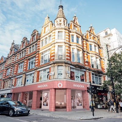 Fashion News: Pandora unveils new Oxford Street West store