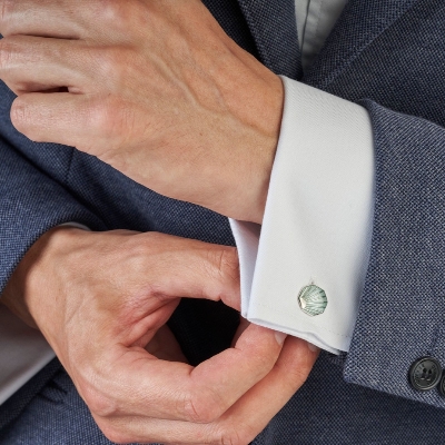 Deakin & Francis has unveiled a new collection