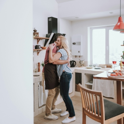 The “2 dinners a week” rule that could transform your love life, according to expert
