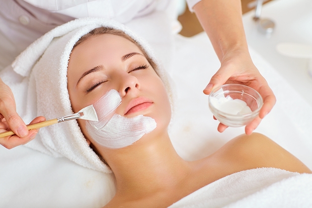 Alex Heavens from The Swansea Sunlounge reveals what you should expect before having a facial: Image 1