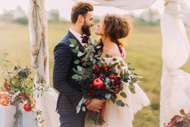 Local wedding and event planner, Jennifer Holdway from Exquisite Ivory Events reveals her top tips for planning an outdoor wedding: Image 1