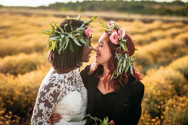 How to choose the perfect hairstyle for an outdoor wedding