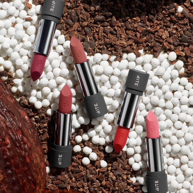 POWER MOVE SOFT MATTE LIPSTICK (£25)