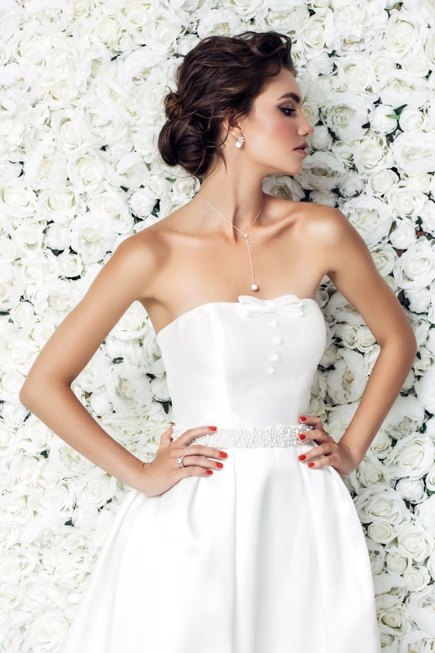 Plain wedding dress