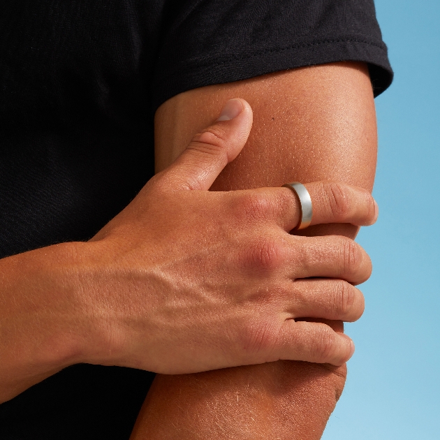 model wearing men's platinum ring 