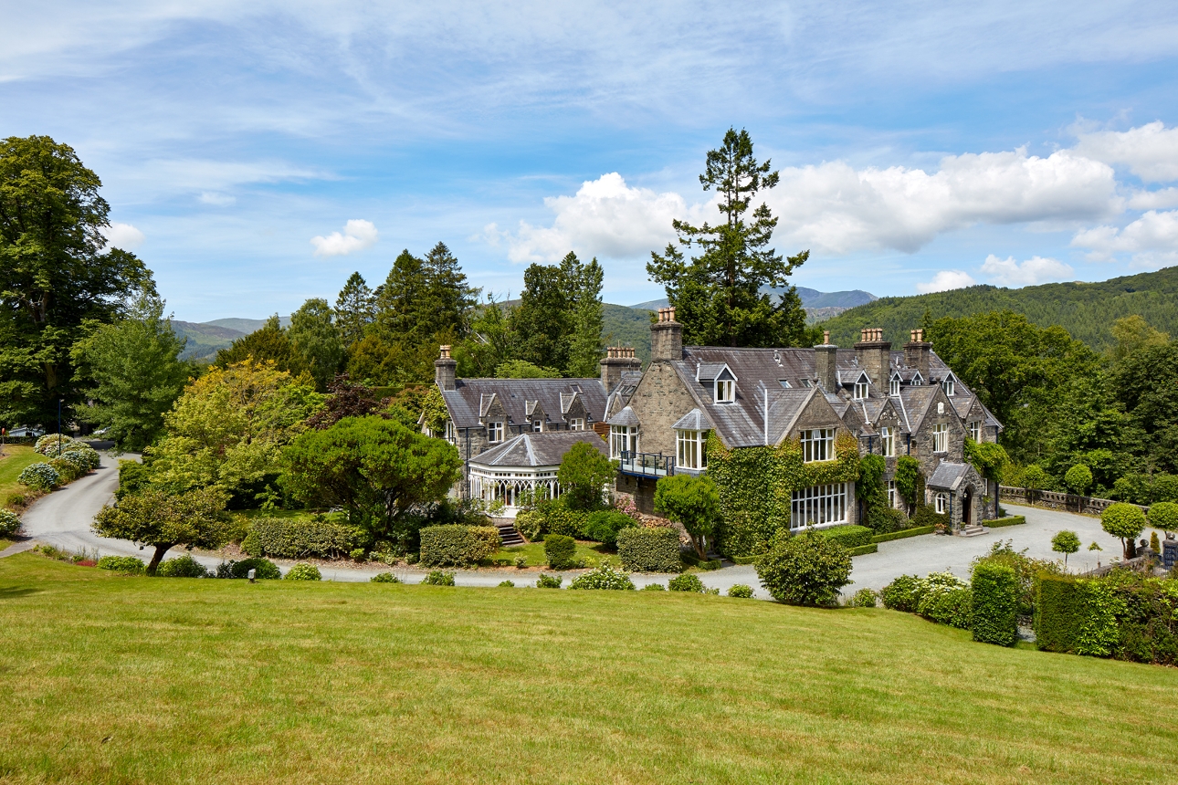 historic hotel in countryside hillside views