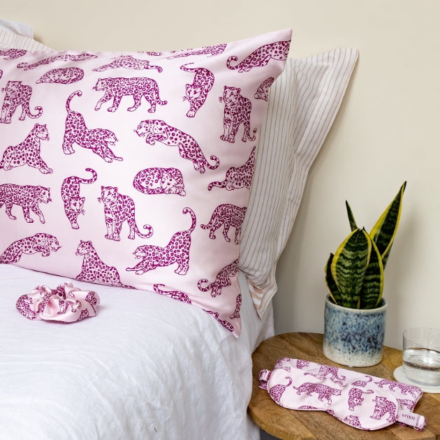 MRYN pink set lifestyle shot