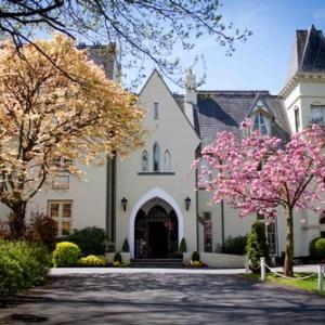 Glen-yr-Afon House Hotel