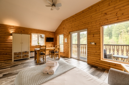 Canada Lodge and Lake